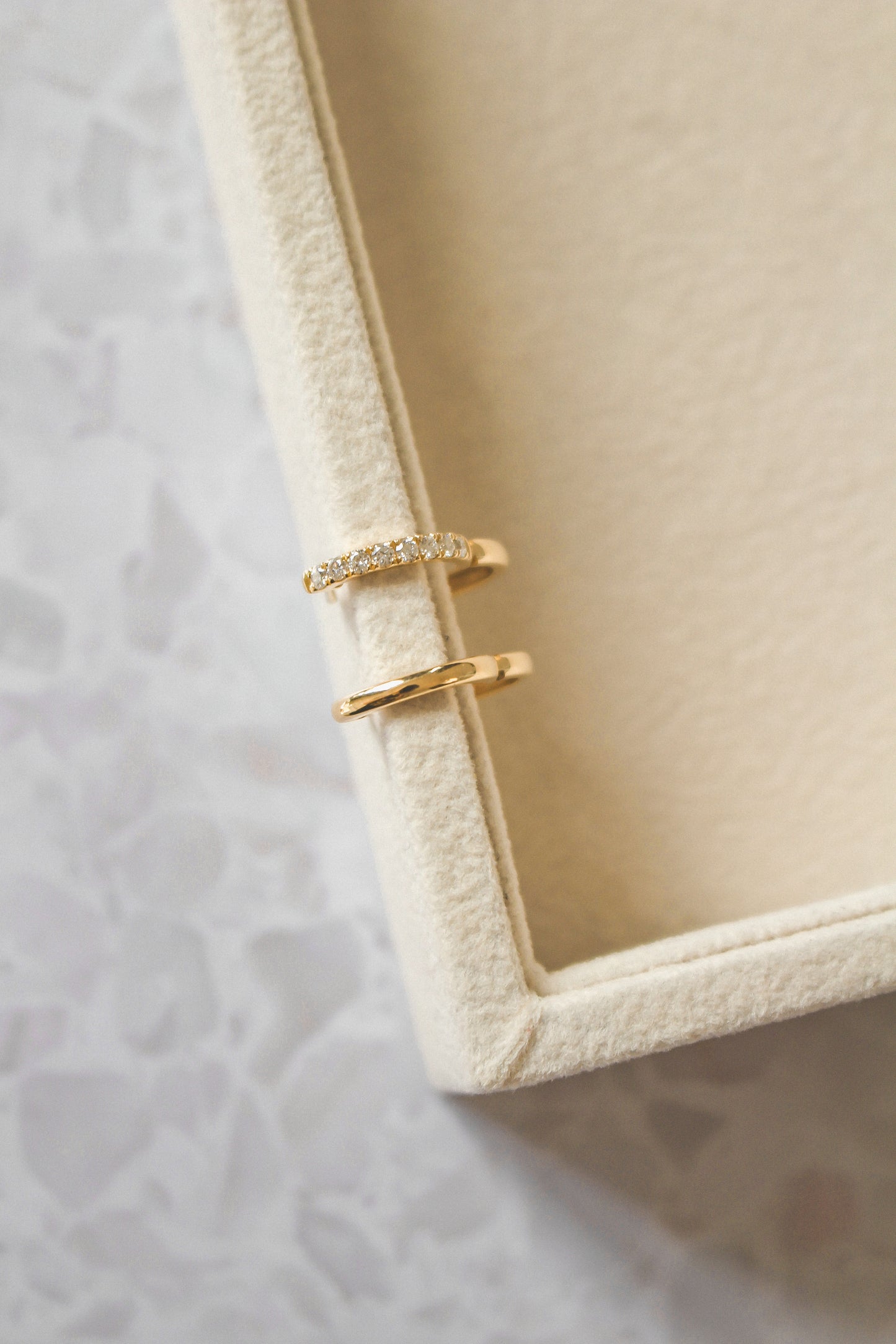 Étui Charm Huggie - The Gold Huggie