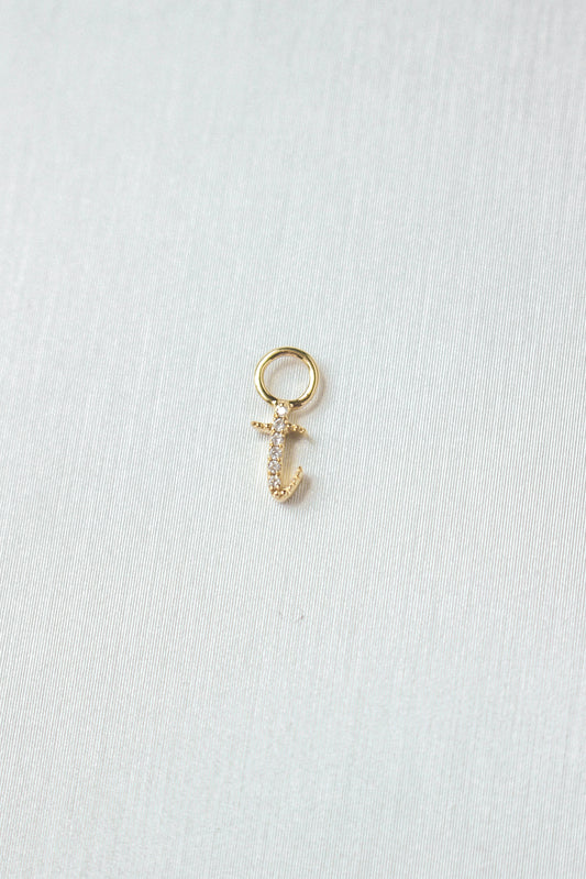 Étui Charm Huggie - The Avery Diamond Initial Charm