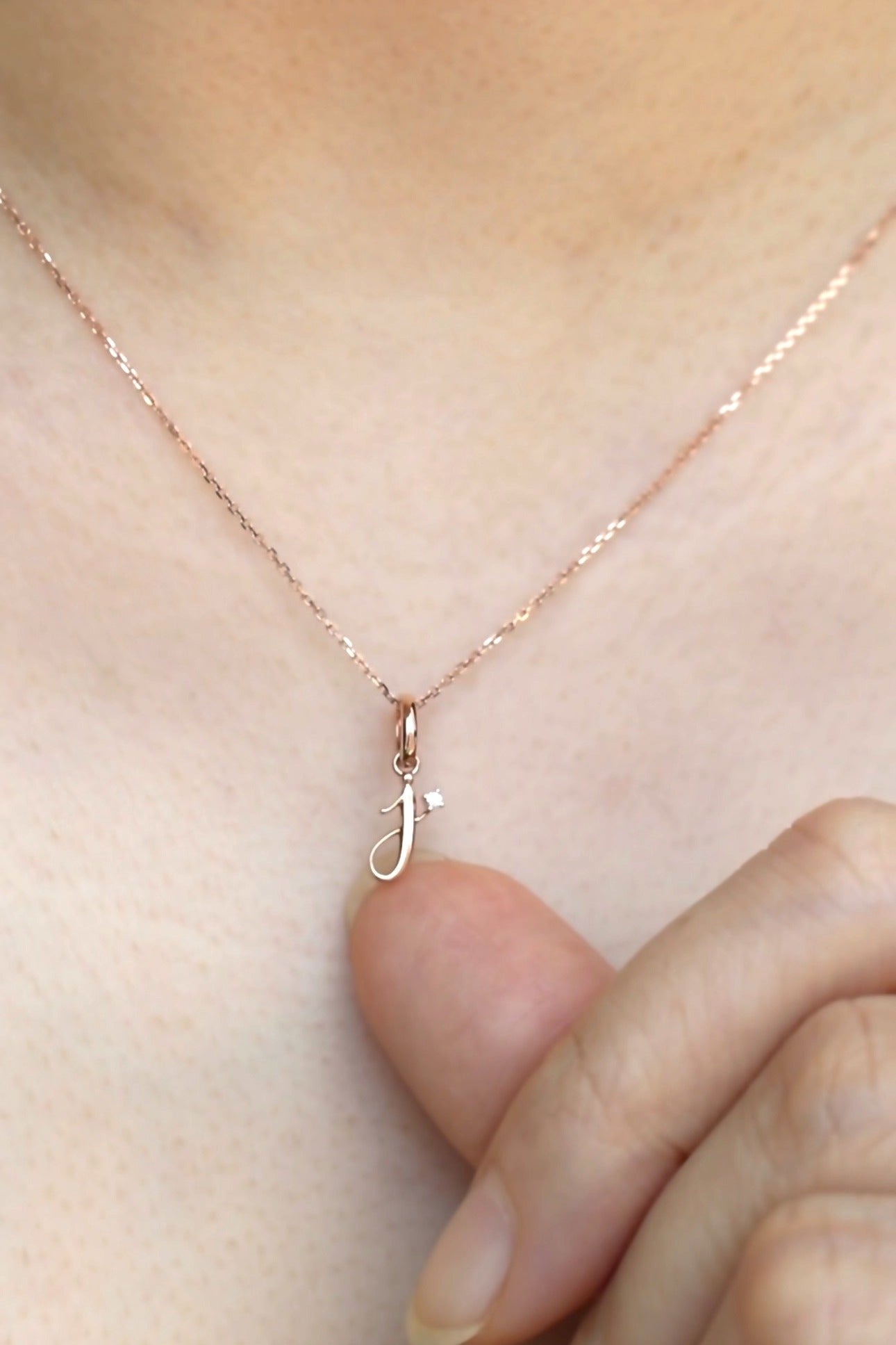 Avery Gold Initial Pendant with Tiny Diamond (Medium)