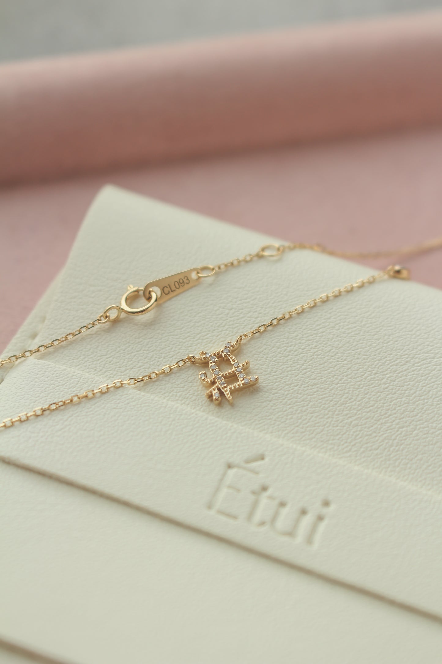The Diamond Mini 字 Necklace