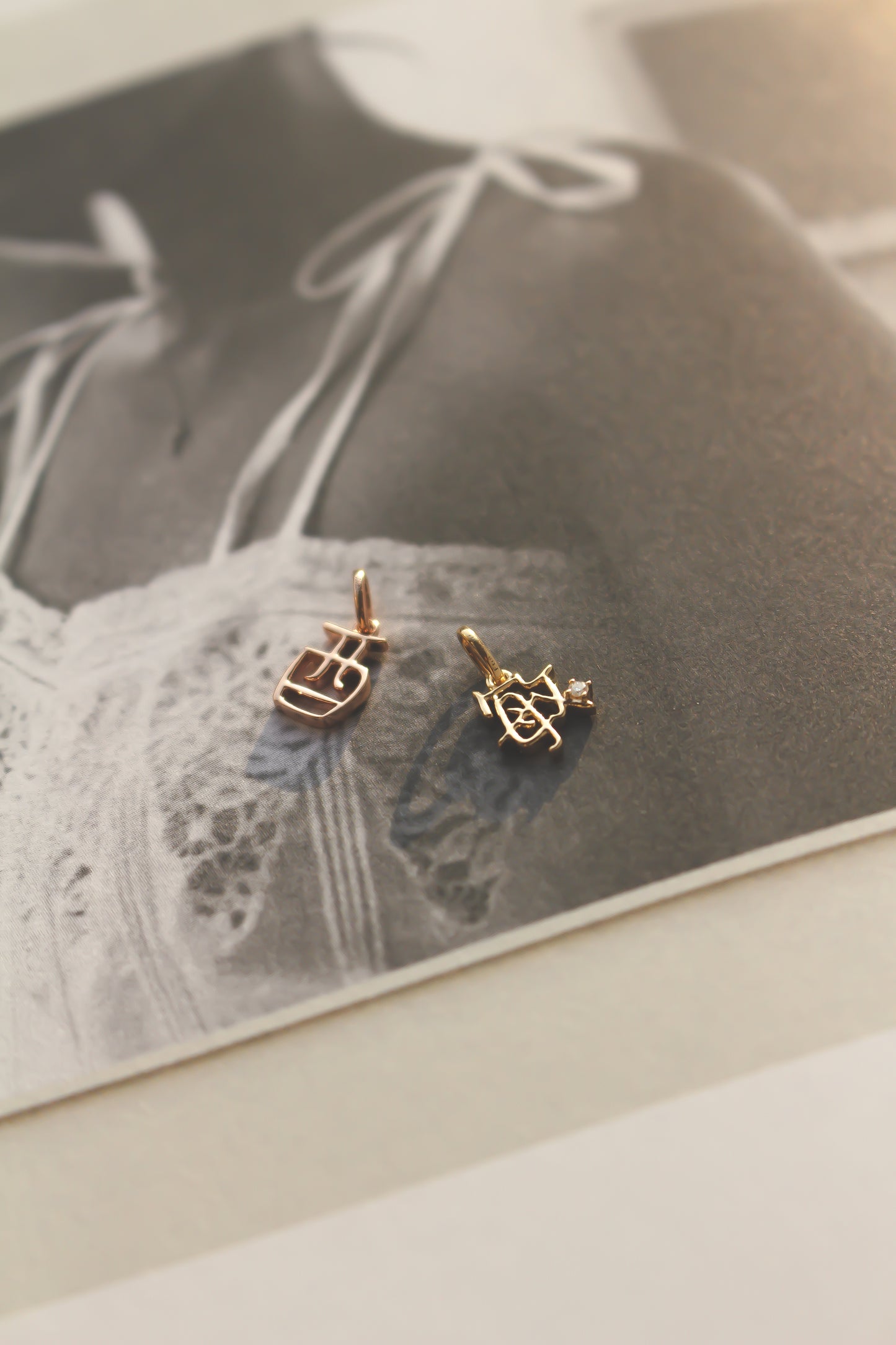 The Gold Mini 字 Pendant